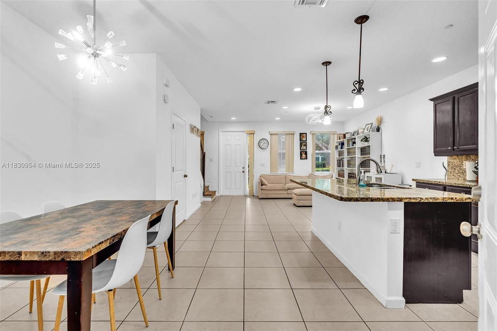 Real estate property located at 8150 Cascada Isles Dr, Broward, Monterra Plat, Cooper City, FL