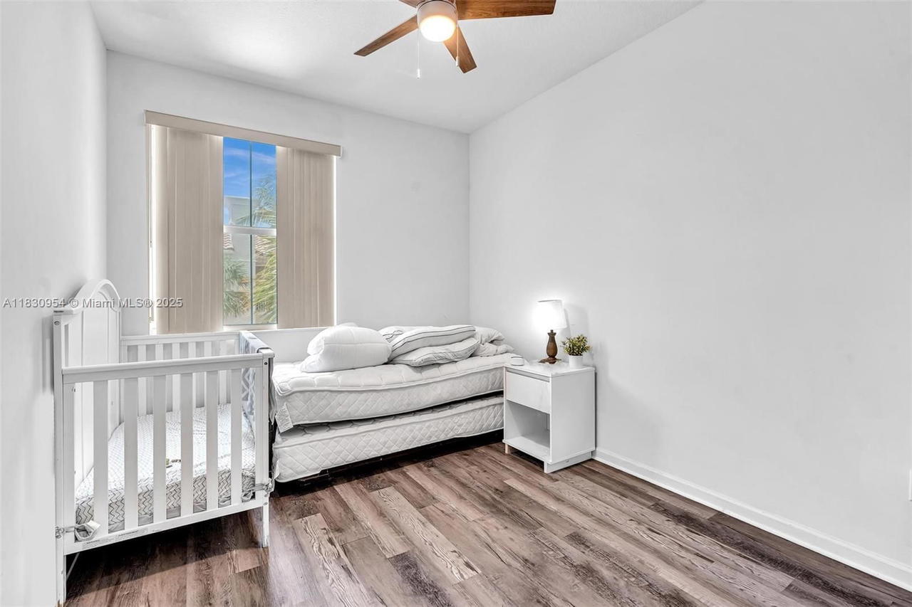 Real estate property located at 8150 Cascada Isles Dr, Broward, Monterra Plat, Cooper City, FL