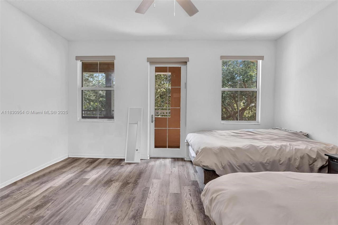 Real estate property located at 8150 Cascada Isles Dr, Broward, Monterra Plat, Cooper City, FL