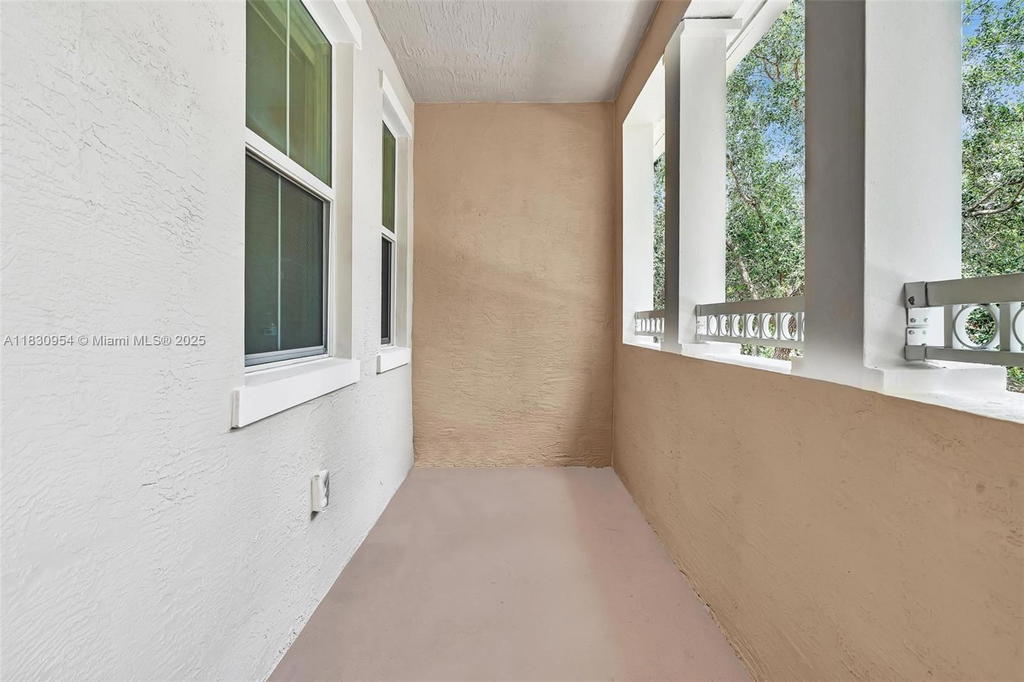 Real estate property located at 8150 Cascada Isles Dr, Broward, Monterra Plat, Cooper City, FL