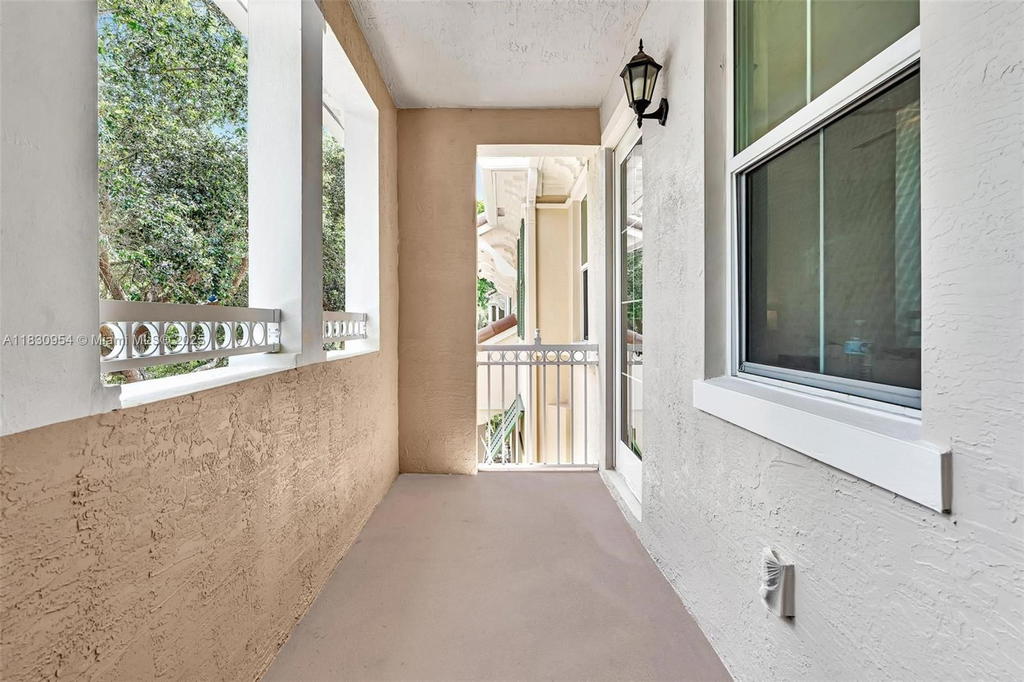 Real estate property located at 8150 Cascada Isles Dr, Broward, Monterra Plat, Cooper City, FL