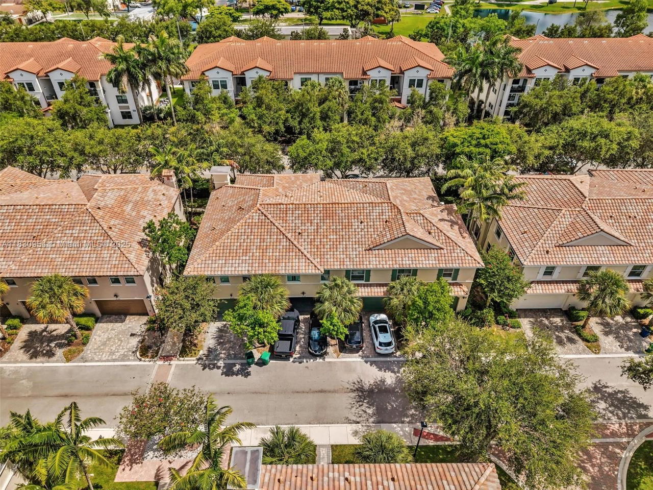 Real estate property located at 8150 Cascada Isles Dr, Broward, Monterra Plat, Cooper City, FL