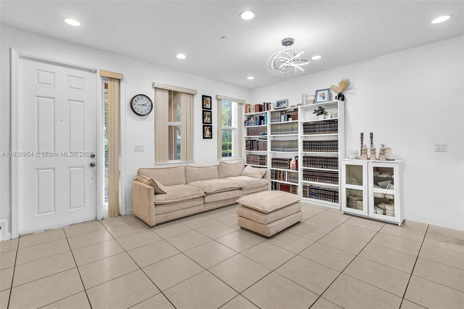 Real estate property located at 8150 Cascada Isles Dr, Broward, Monterra Plat, Cooper City, FL