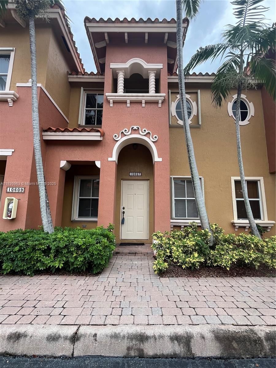 Real estate property located at 10607 6th St #1006, Broward, Hampton Isles Condo, Pembroke Pines, FL