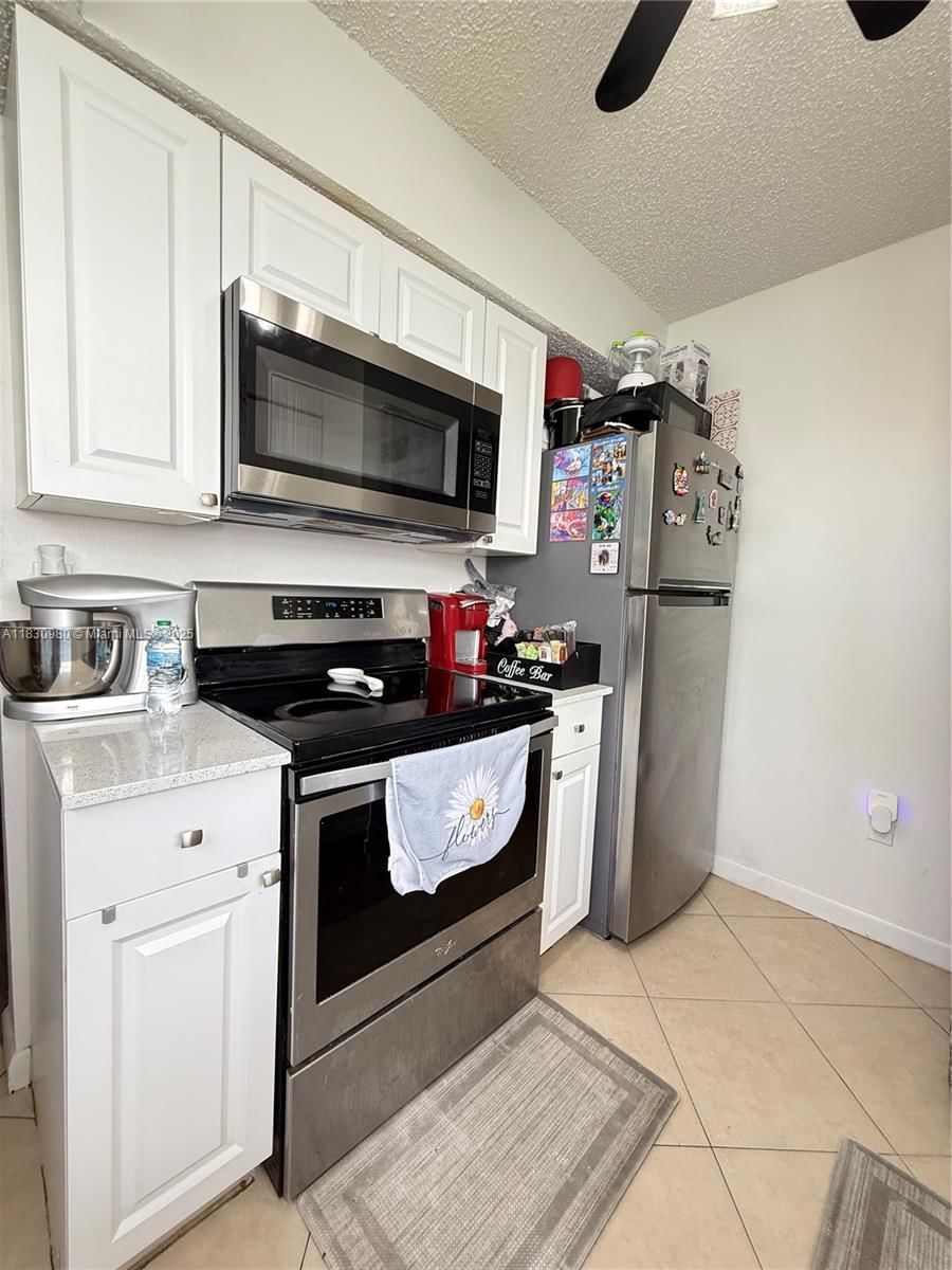 Real estate property located at 889 Hamilton Dr #889H, Miami-dade, Lakeshore Condo 6, Homestead, FL