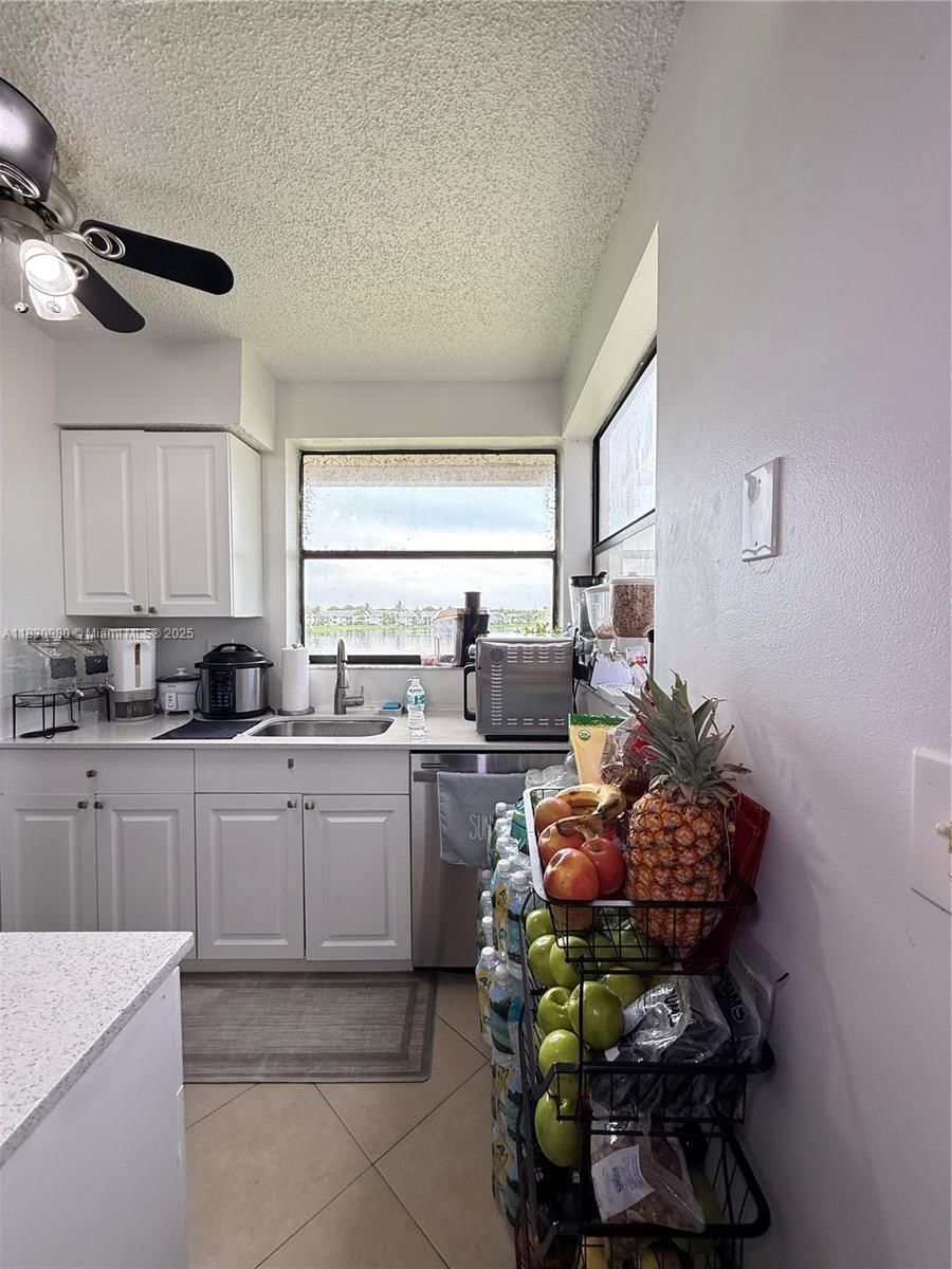 Real estate property located at 889 Hamilton Dr #889H, Miami-dade, Lakeshore Condo 6, Homestead, FL