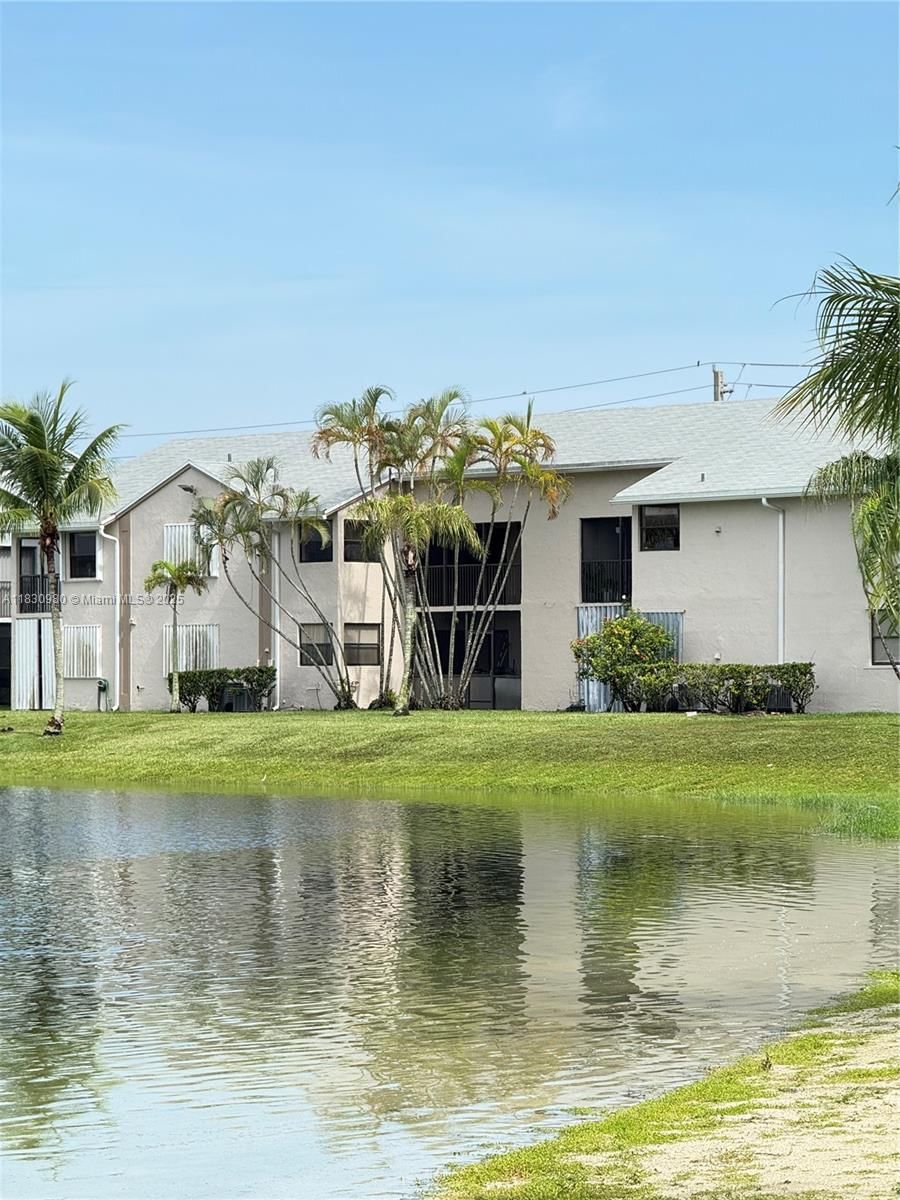 Real estate property located at 889 Hamilton Dr #889H, Miami-dade, Lakeshore Condo 6, Homestead, FL