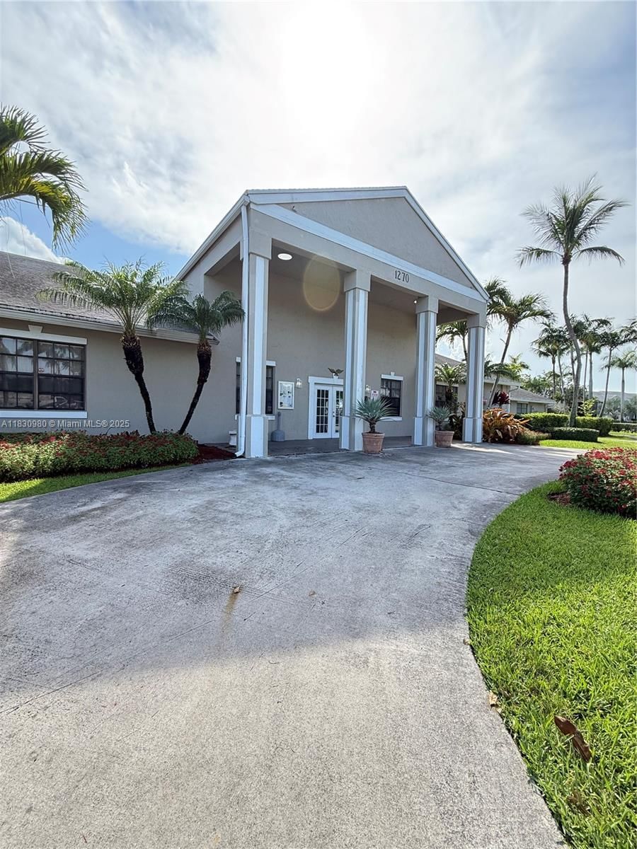 Real estate property located at 889 Hamilton Dr #889H, Miami-dade, Lakeshore Condo 6, Homestead, FL