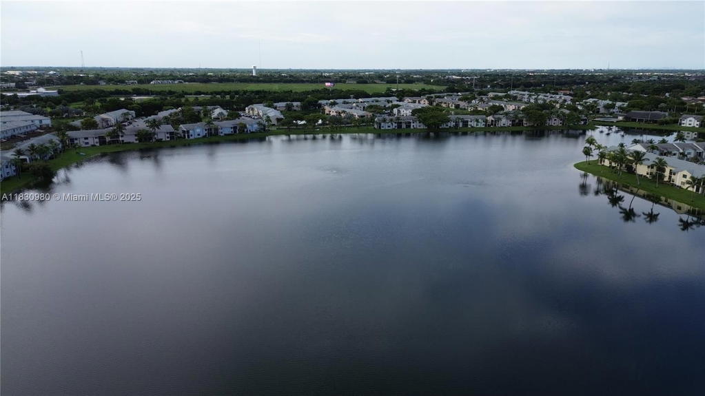 Real estate property located at 889 Hamilton Dr #889H, Miami-dade, Lakeshore Condo 6, Homestead, FL