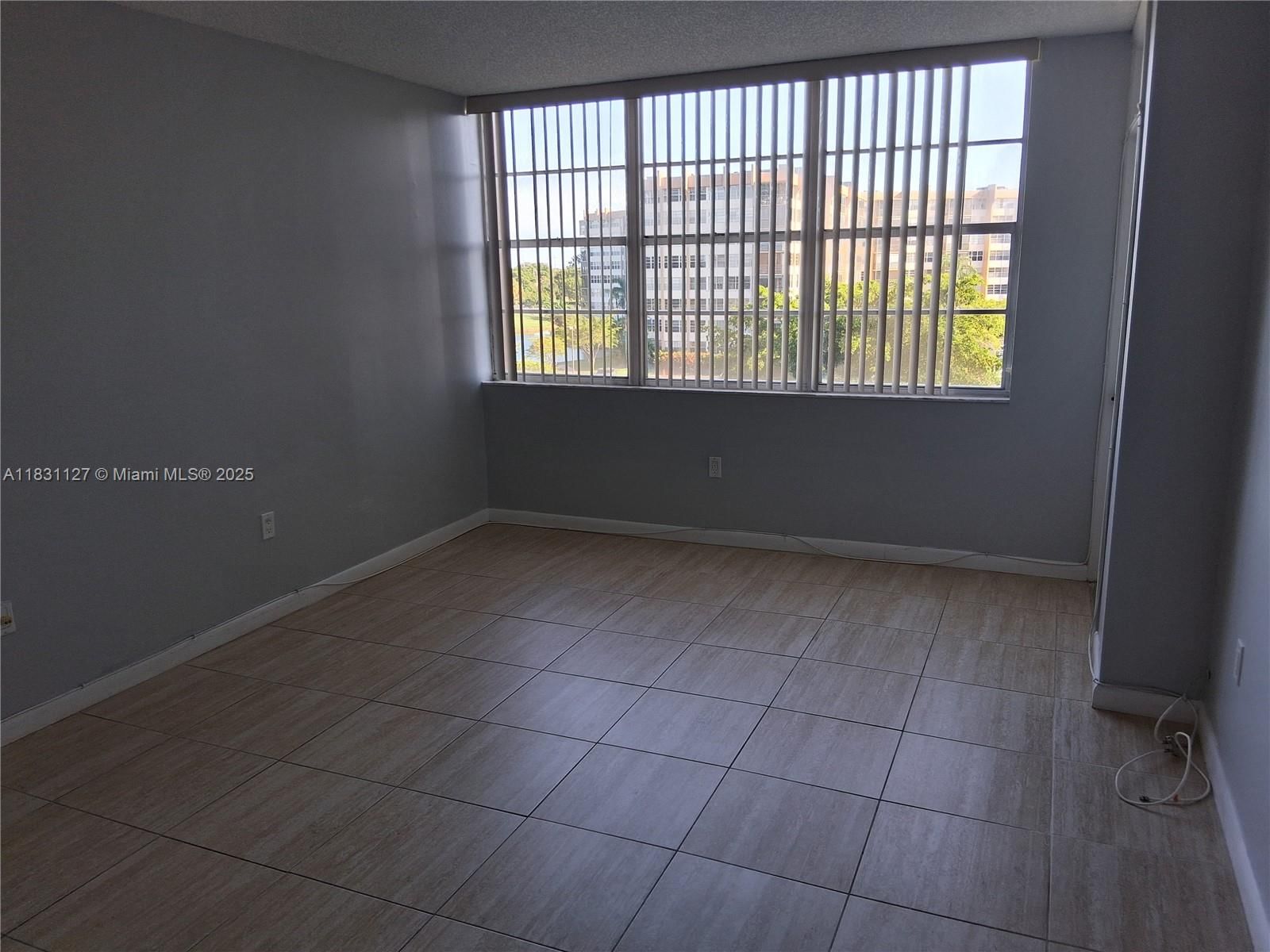 Real estate property located at 1300 Saint Charles Pl #508, Broward, Park Place Condominium No, Pembroke Pines, FL