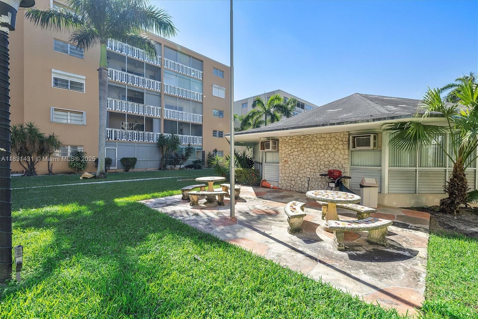 Real estate property located at 219 14th Ave #101, Broward, Meadowbrook Towers Condo, Hallandale Beach, FL