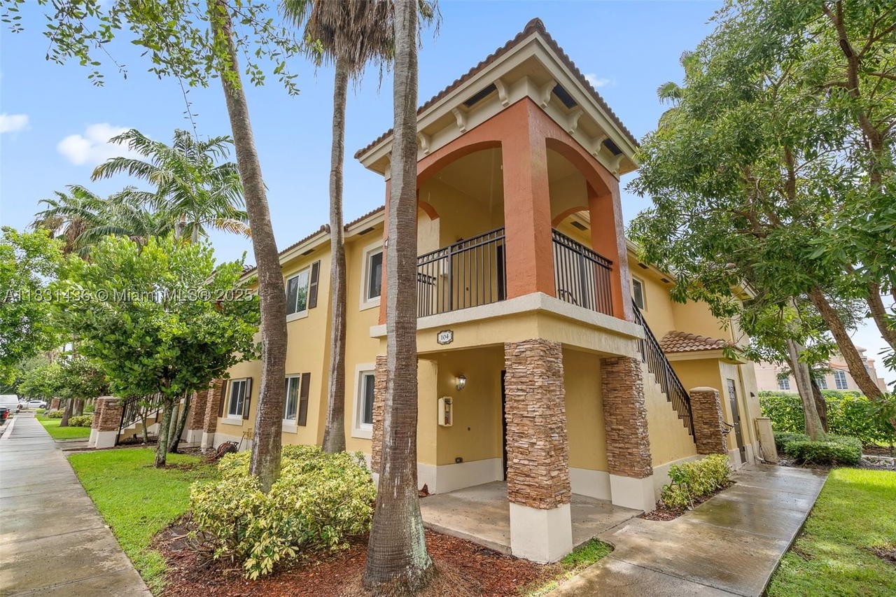 Real estate property located at 980 33rd Ter #104, Miami-dade, Monterey At Malibu Bay Co, Homestead, FL