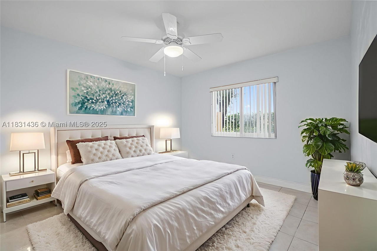 Real estate property located at 980 33rd Ter #104, Miami-dade, Monterey At Malibu Bay Co, Homestead, FL