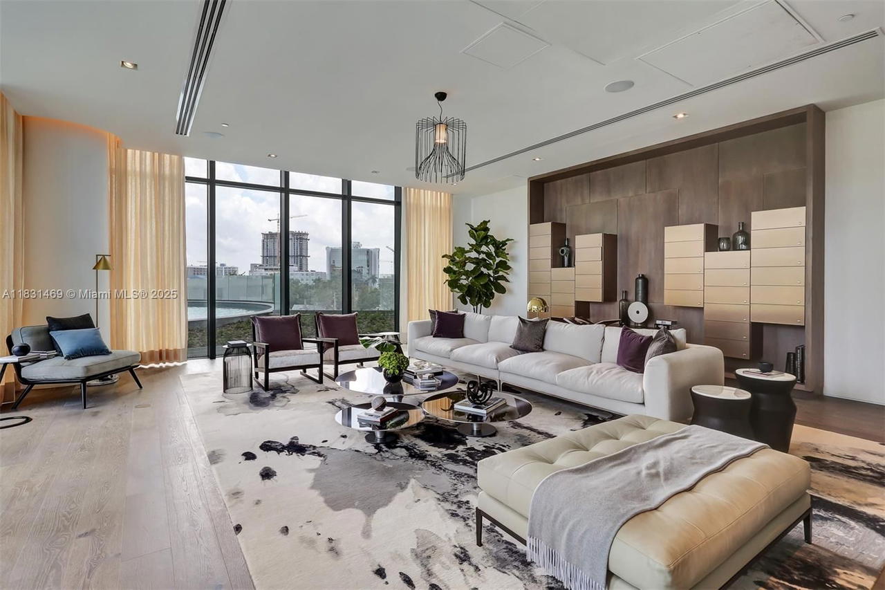 Real estate property located at 480 31st St #705, Miami-dade, Gran Paraiso Condo, Miami, FL
