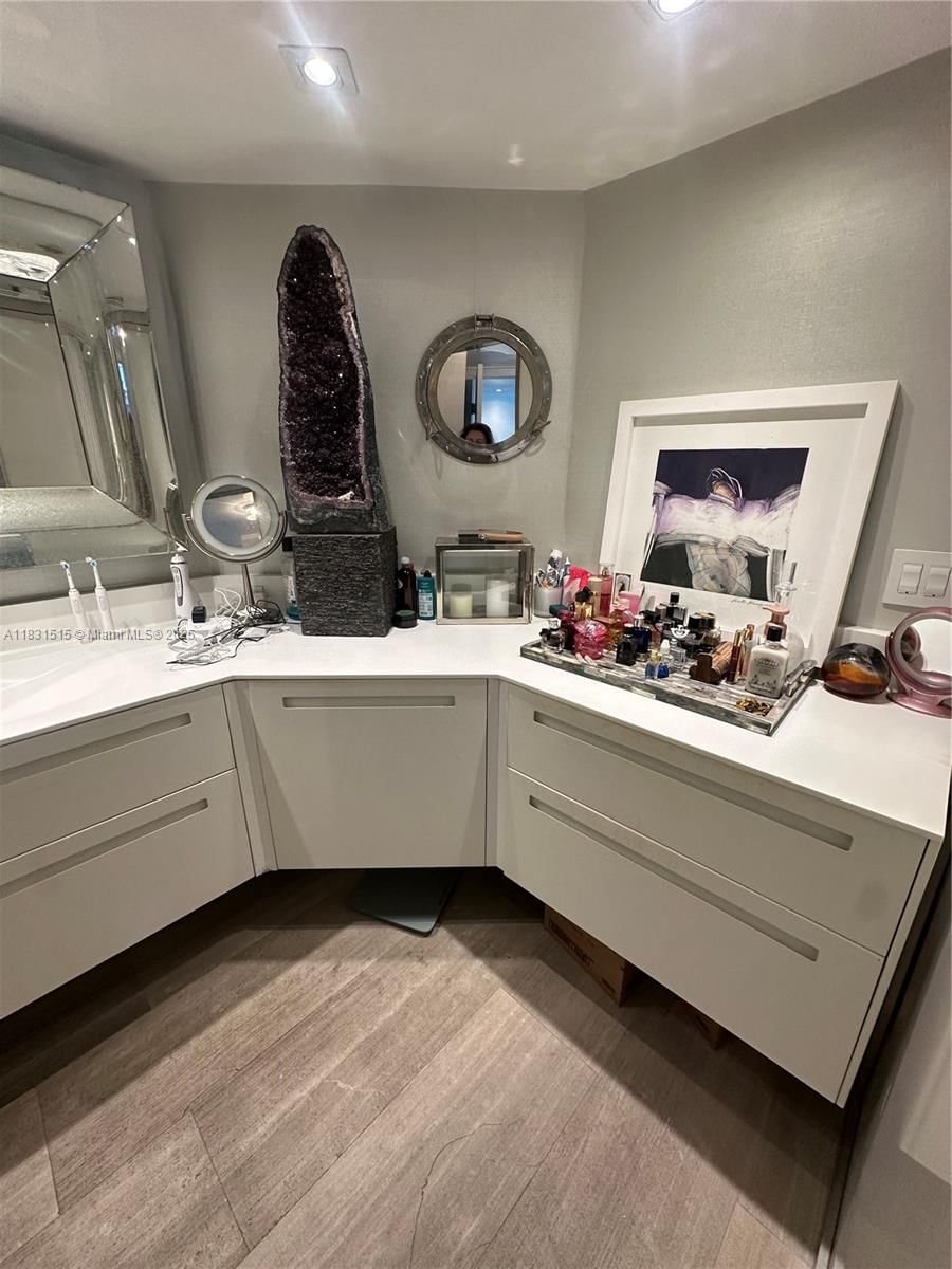 Real estate property located at 2333 Brickell Ave #901, Miami-dade, Brickell Bay Club Condo, Miami, FL