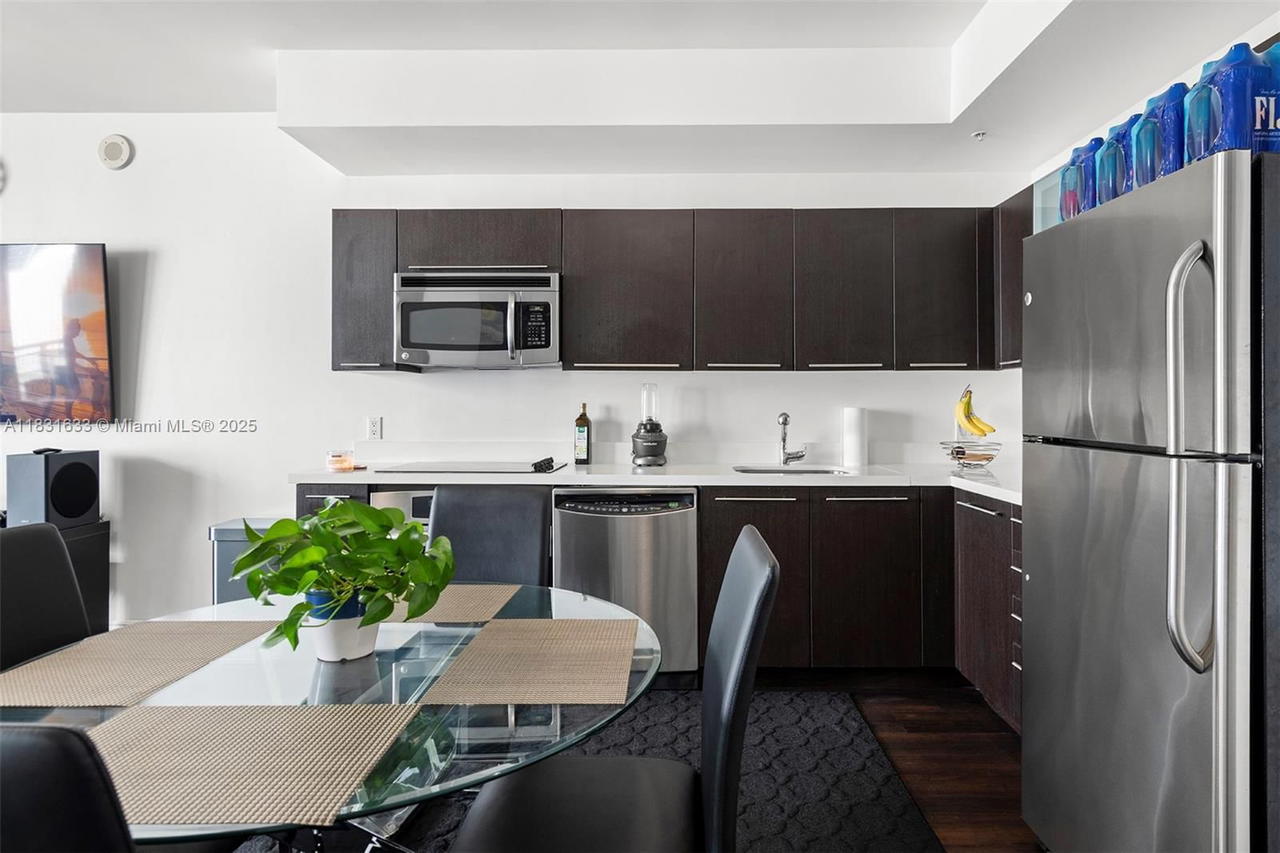 Real estate property located at 90 3rd St #2214, Miami-dade, Ivy Condo, Miami, FL
