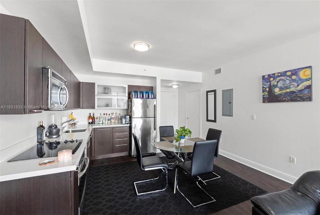 Real estate property located at 90 3rd St #2214, Miami-dade, Ivy Condo, Miami, FL