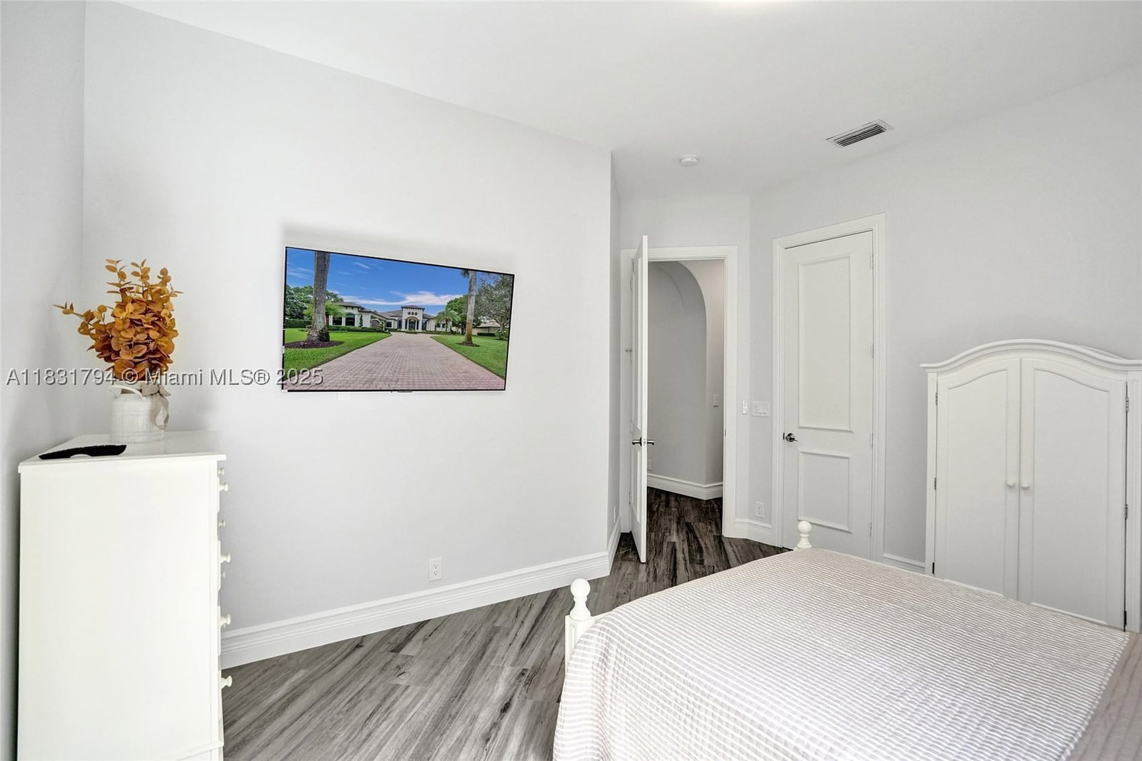 Real estate property located at 11056 Blackhawk Blvd, Broward, Blackhawk Ranches, Davie, FL
