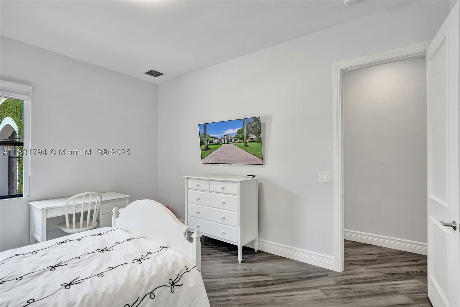 Real estate property located at 11056 Blackhawk Blvd, Broward, Blackhawk Ranches, Davie, FL