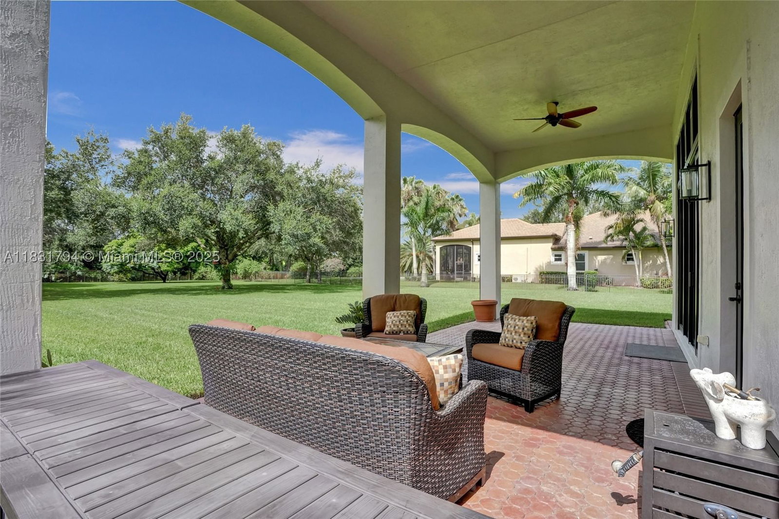 Real estate property located at 11056 Blackhawk Blvd, Broward, Blackhawk Ranches, Davie, FL