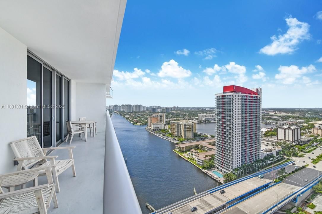 Real estate property located at 4010 Ocean Dr R1406, Broward, 4010 South Ocean Condo Ho, Hollywood, FL