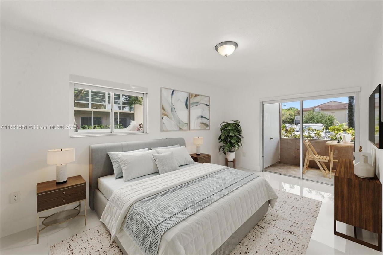 Real estate property located at 4720 102nd Ave #108-21, Miami-dade, Doral Pk Co Club Villas C, Doral, FL