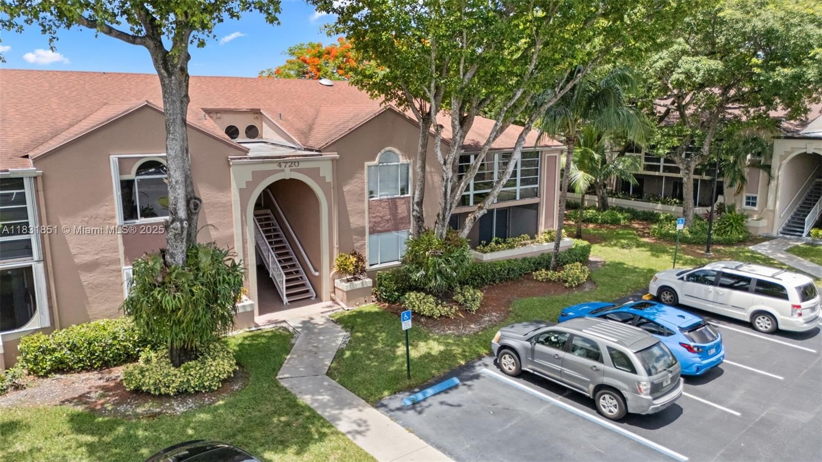 Real estate property located at 4720 102nd Ave #108-21, Miami-dade, Doral Pk Co Club Villas C, Doral, FL