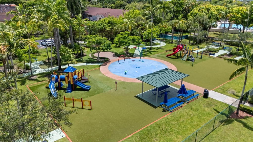 Real estate property located at 4720 102nd Ave #108-21, Miami-dade, Doral Pk Co Club Villas C, Doral, FL