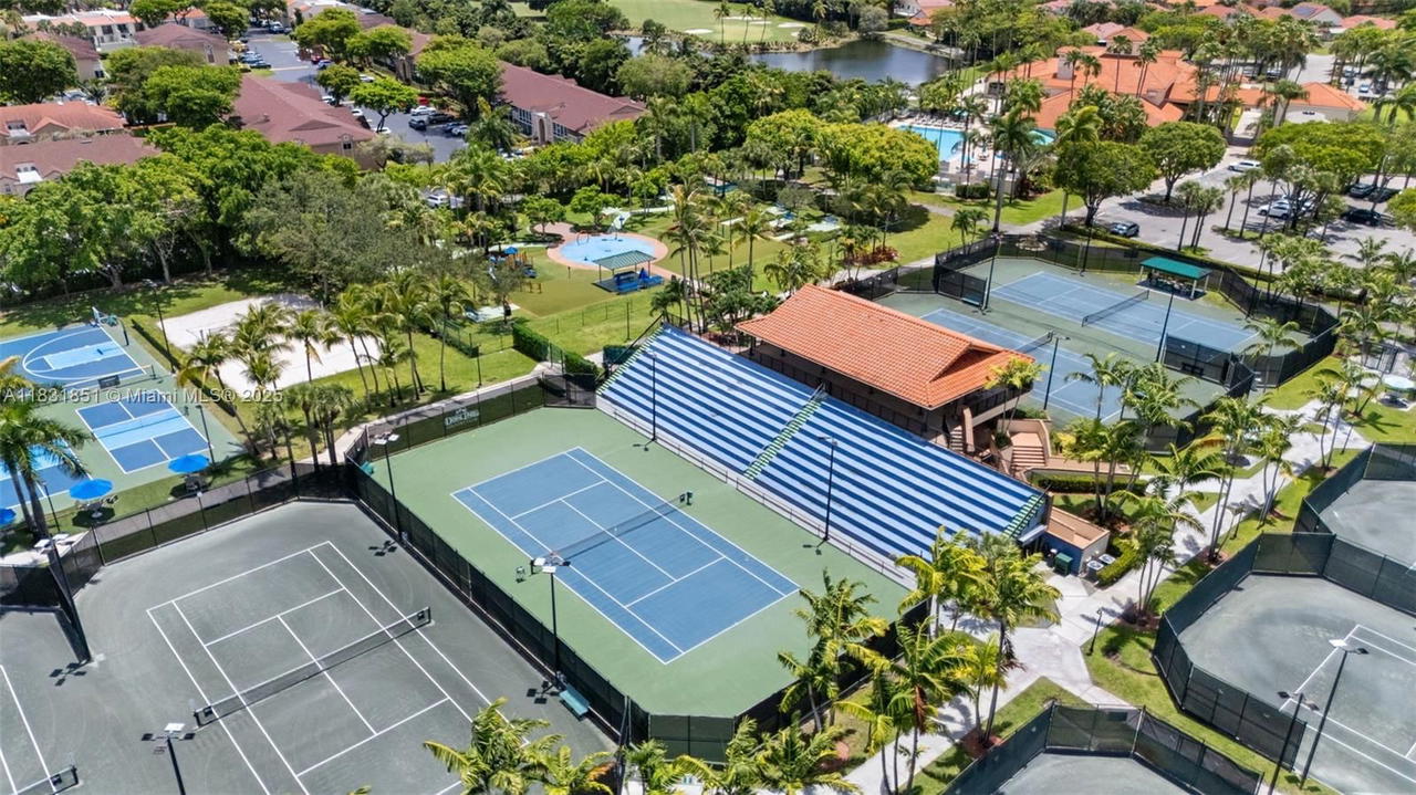 Real estate property located at 4720 102nd Ave #108-21, Miami-dade, Doral Pk Co Club Villas C, Doral, FL