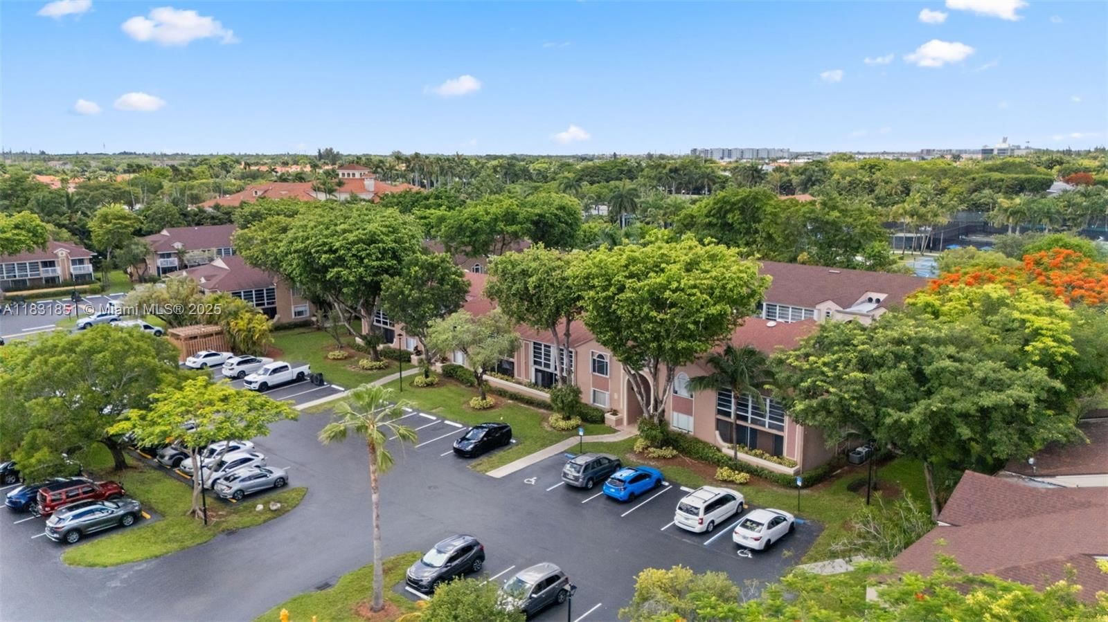 Real estate property located at 4720 102nd Ave #108-21, Miami-dade, Doral Pk Co Club Villas C, Doral, FL