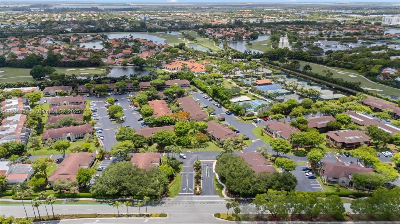 Real estate property located at 4720 102nd Ave #108-21, Miami-dade, Doral Pk Co Club Villas C, Doral, FL