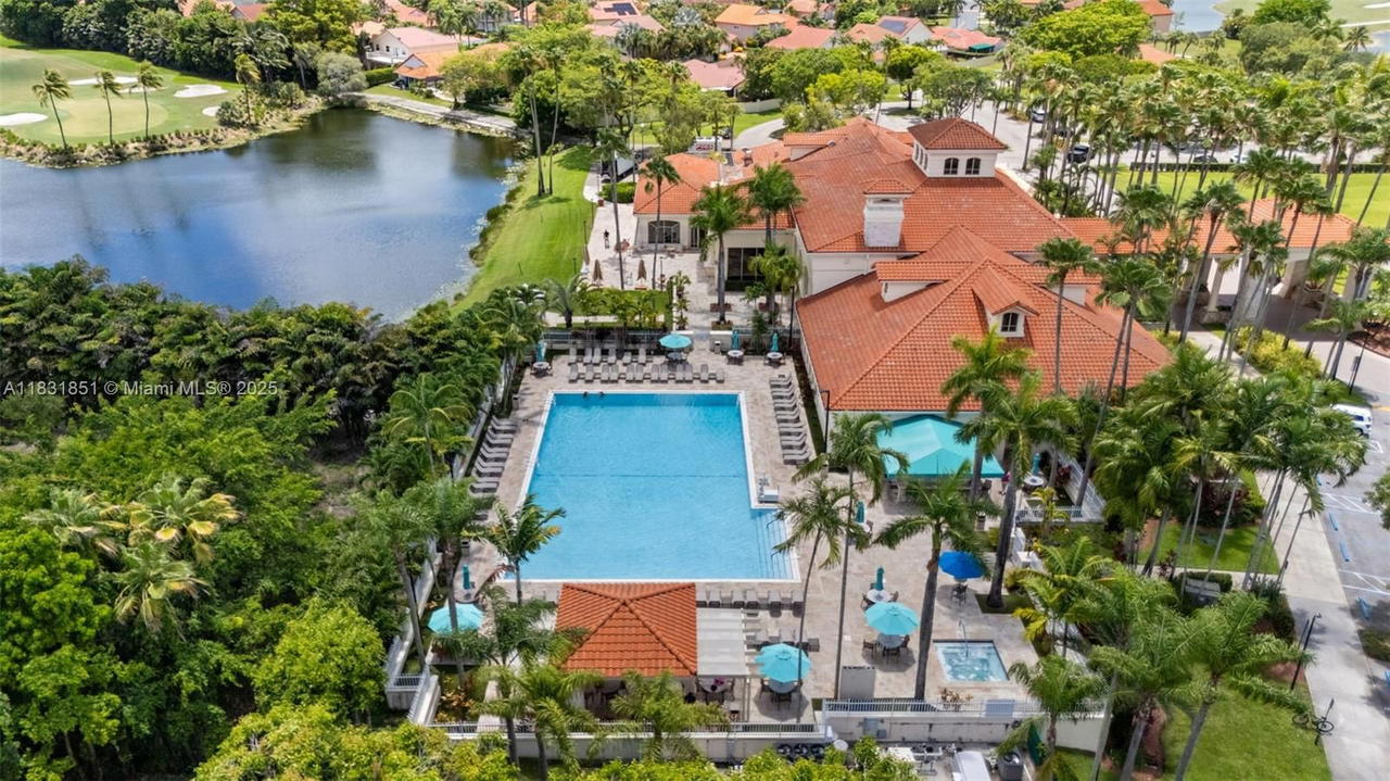 Real estate property located at 4720 102nd Ave #108-21, Miami-dade, Doral Pk Co Club Villas C, Doral, FL