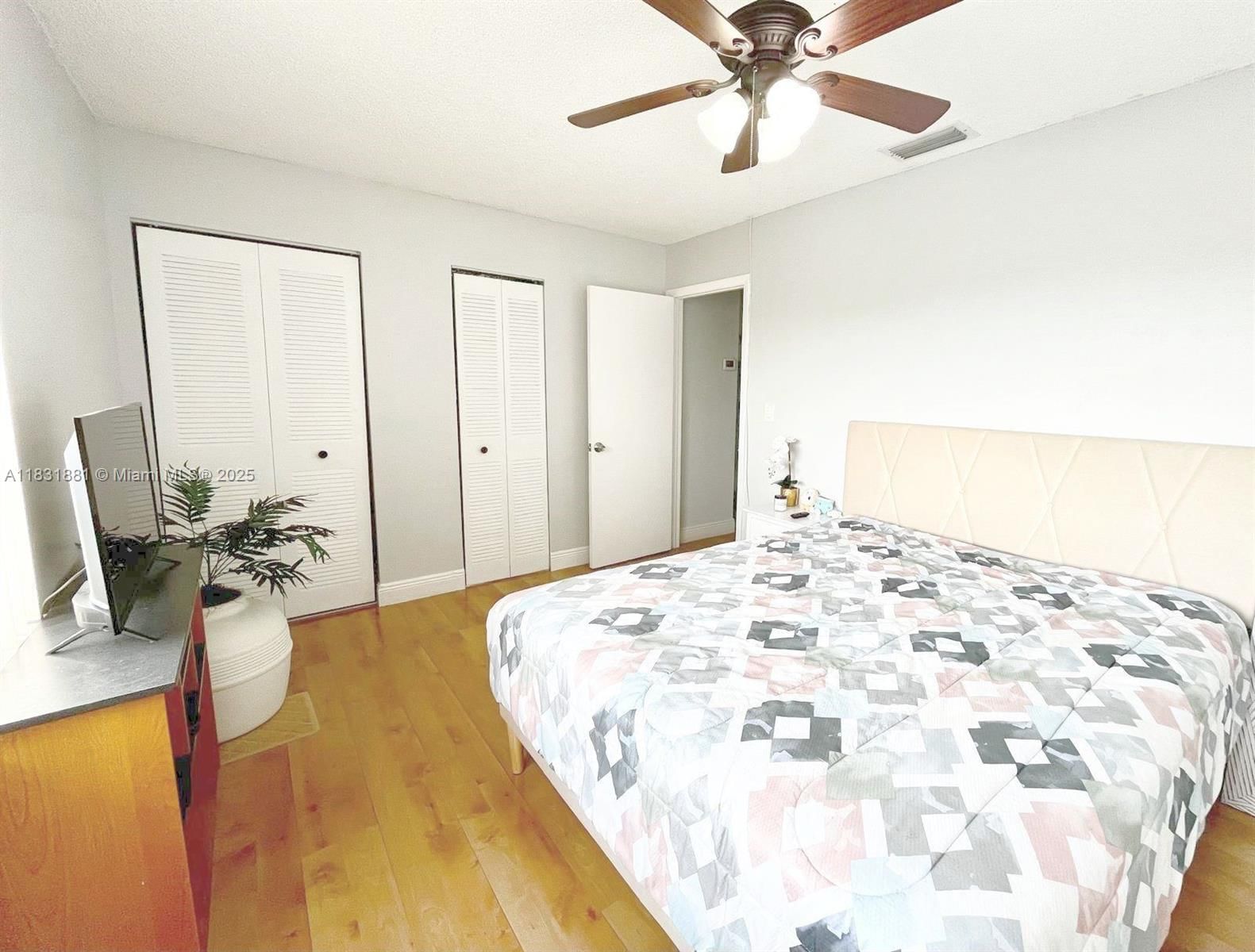 Real estate property located at 12042 10th Ter, Miami-dade, Twin Homes Village #4 Con, Miami, FL