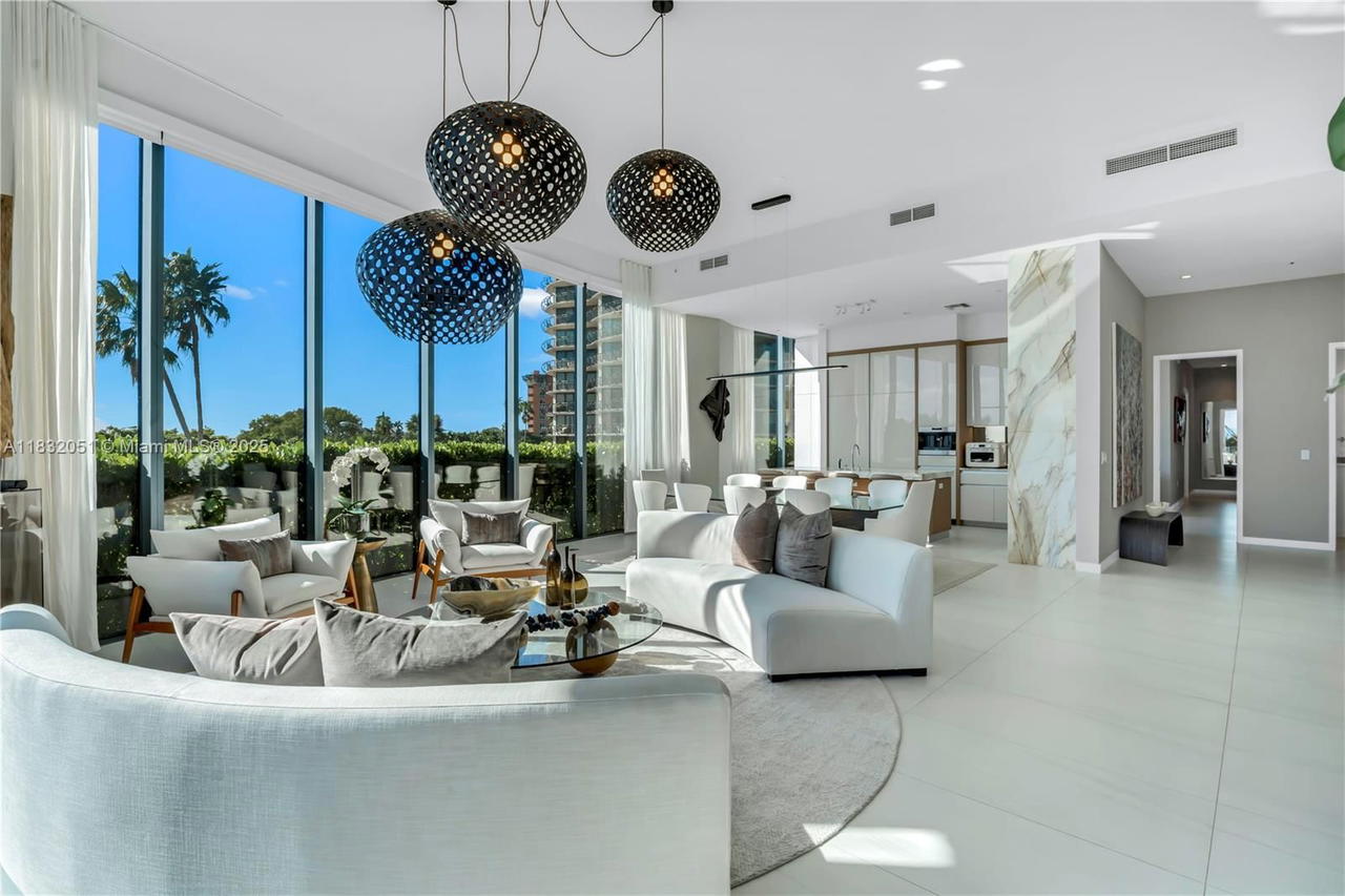 Real estate property located at 2811 Bayshore Dr #4A, Miami-dade, C.g.b. Subdivision, Miami, FL