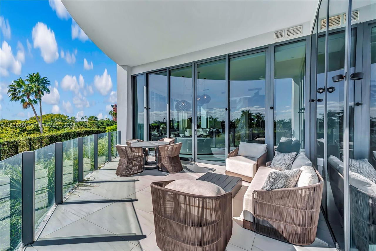 Real estate property located at 2811 Bayshore Dr #4A, Miami-dade, C.g.b. Subdivision, Miami, FL