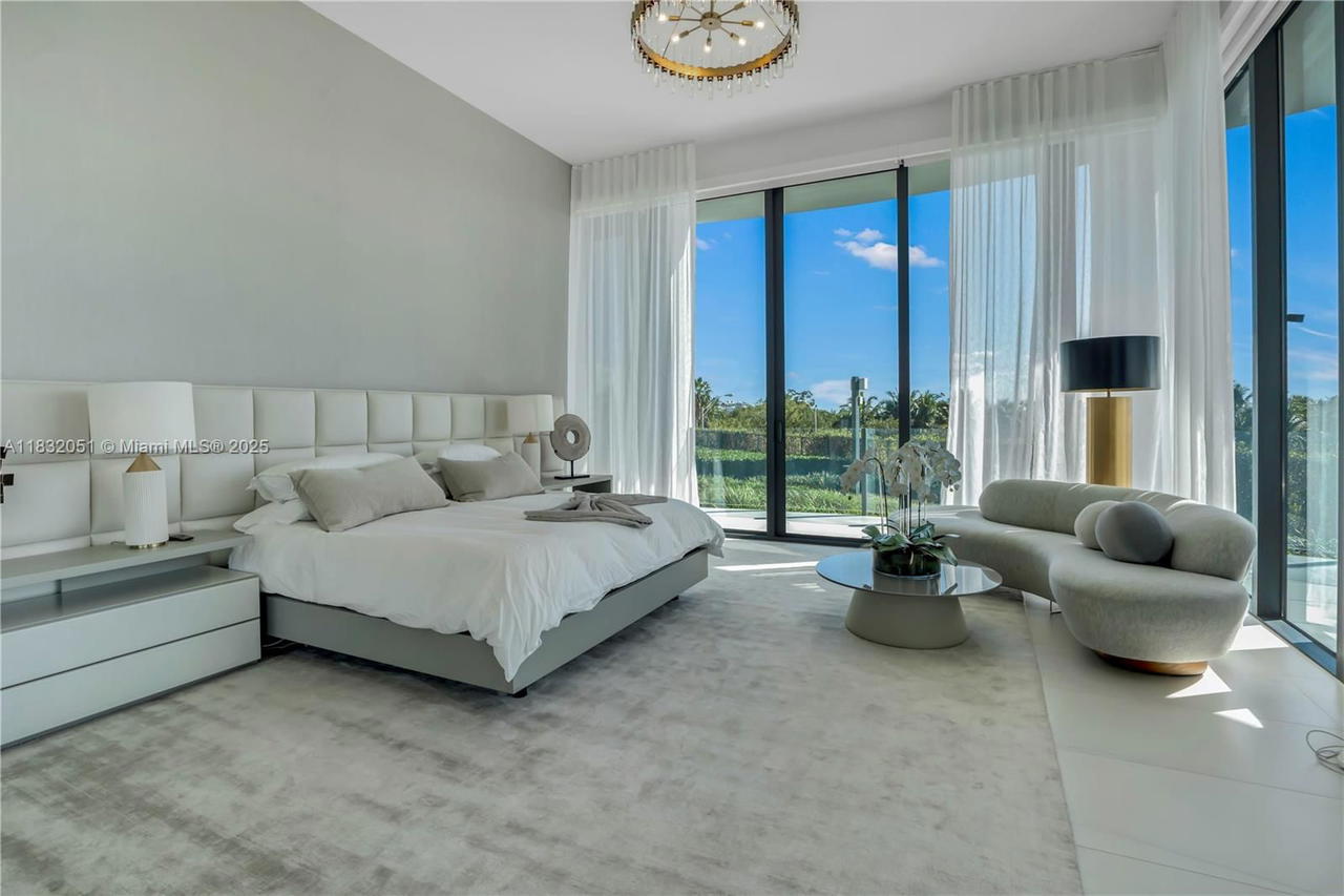 Real estate property located at 2811 Bayshore Dr #4A, Miami-dade, C.g.b. Subdivision, Miami, FL