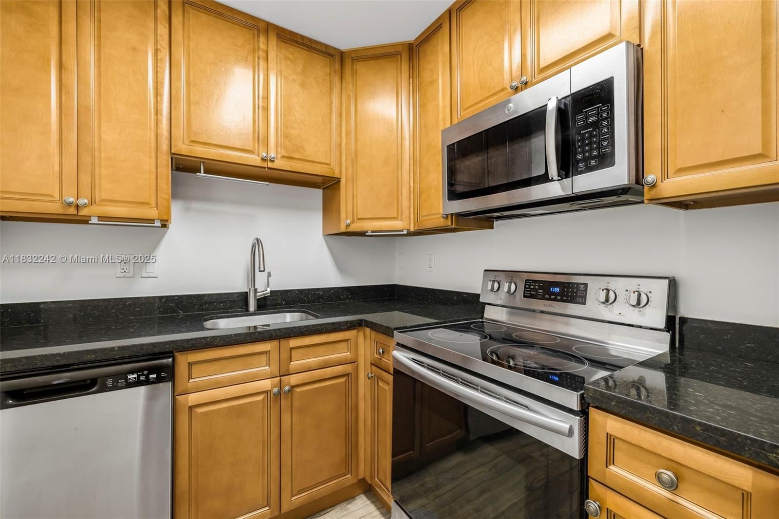 Real estate property located at 1205 Mariposa Ave #308, Miami-dade, Villa Capri Condo, Coral Gables, FL