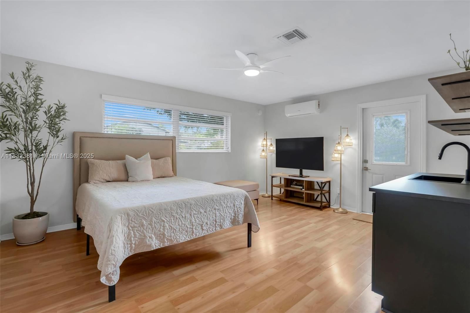Real estate property located at 1201 Buchanan St, Broward, Hollywood Lakes Section, Hollywood, FL