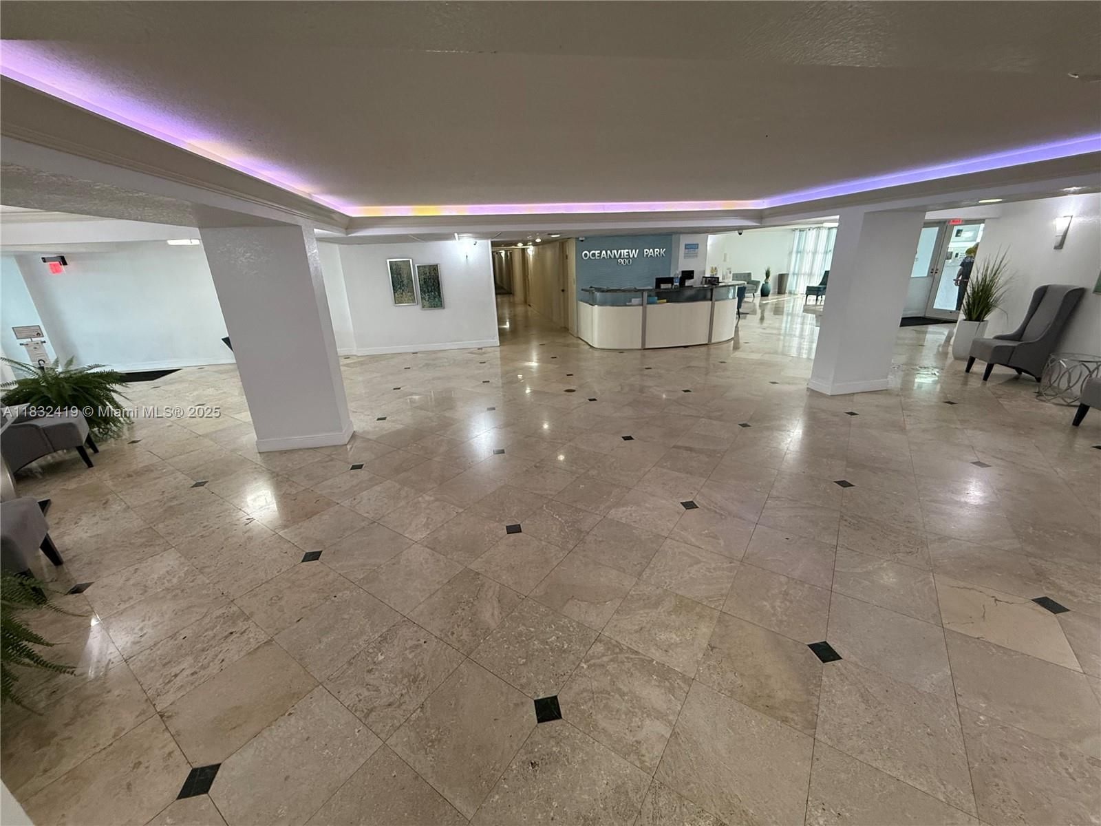 Real estate property located at 800 Parkview Dr #519, Broward, Oceanview Park Condo, Hallandale Beach, FL