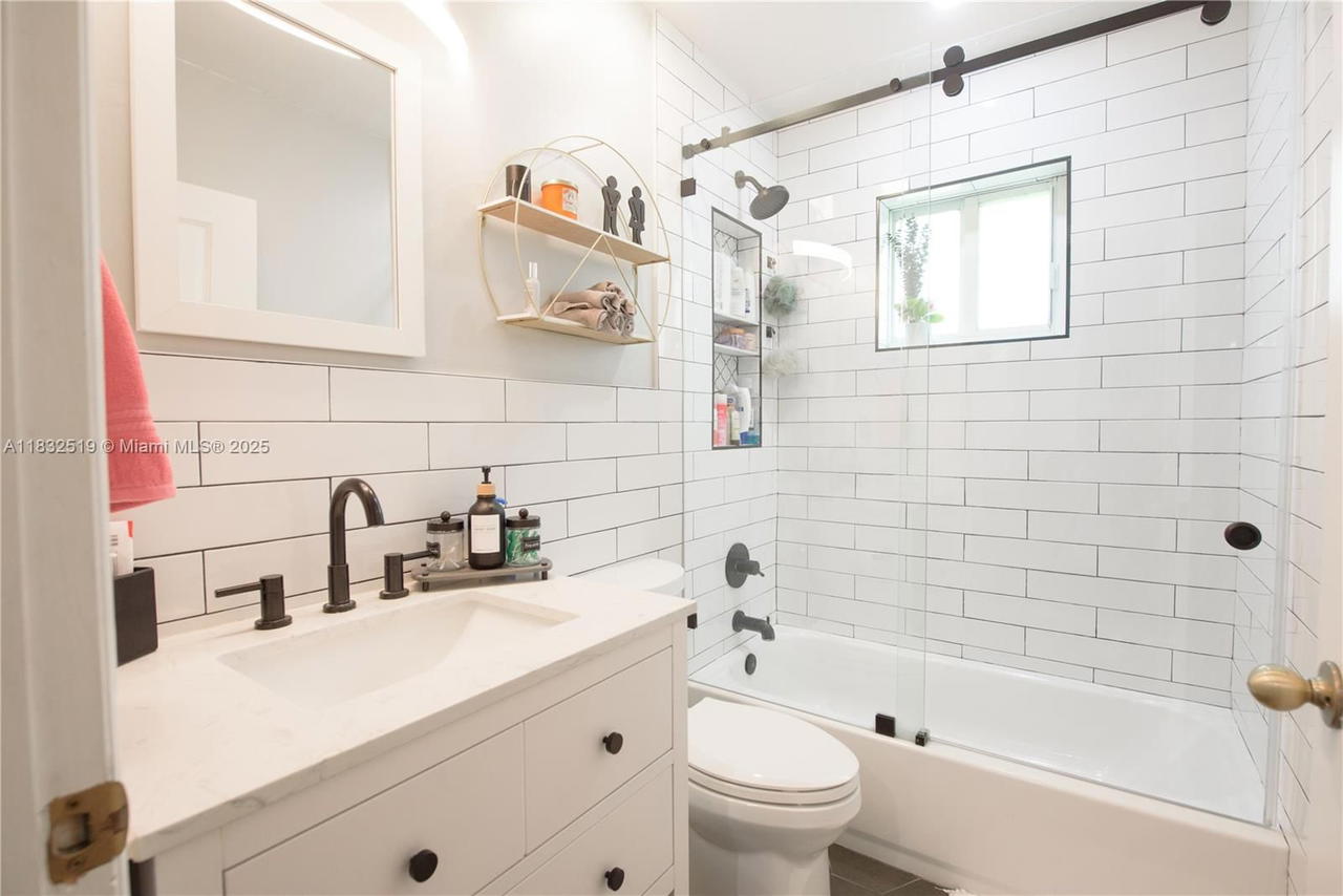 Real estate property located at 18740 297th St, Miami-dade, Avocado Junction, Homestead, FL