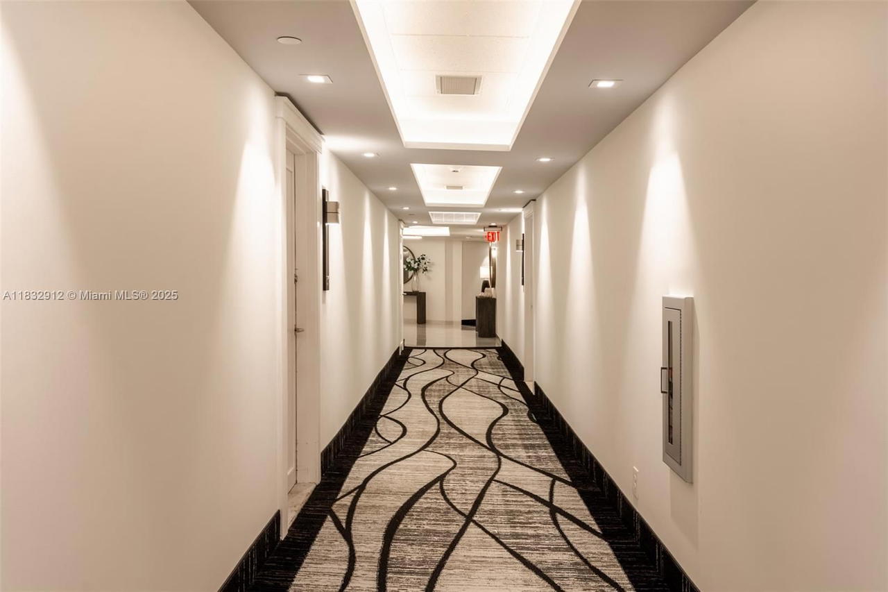Real estate property located at 3180 Ocean Dr #1703, Broward, Parker Dorado Condo, Hallandale Beach, FL