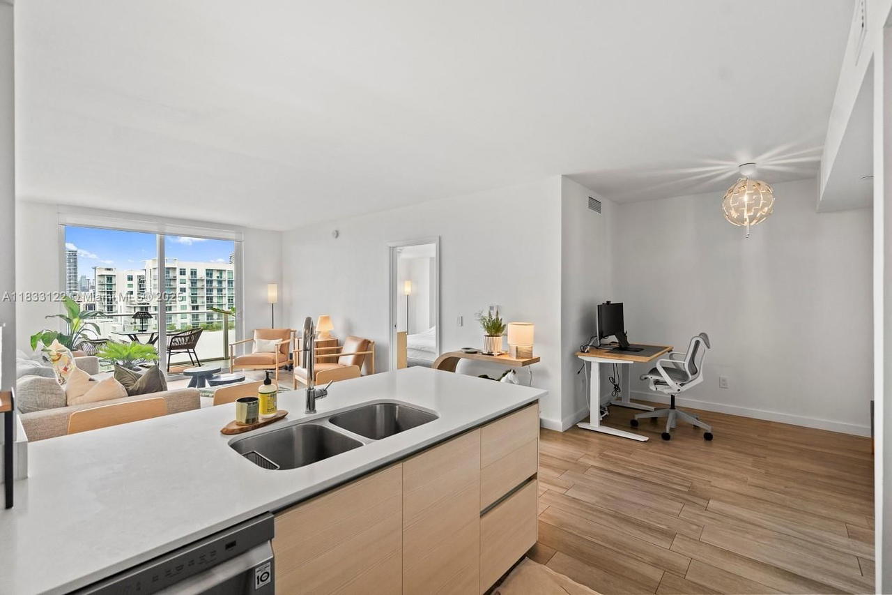Real estate property located at 4250 Biscayne Blvd #1218, Miami-dade, 4250 Biscayne Boulevard C, Miami, FL