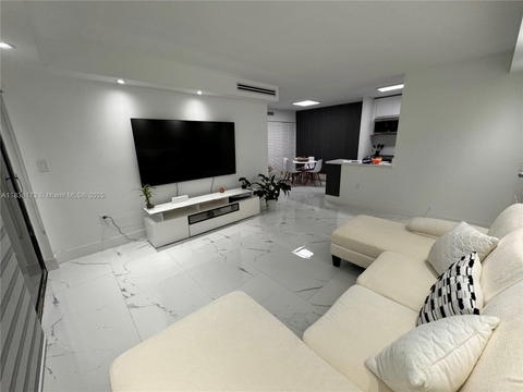 Real estate property located at 7135 179th St #211, Miami-dade, Villa Bellini Condo, Hialeah, FL
