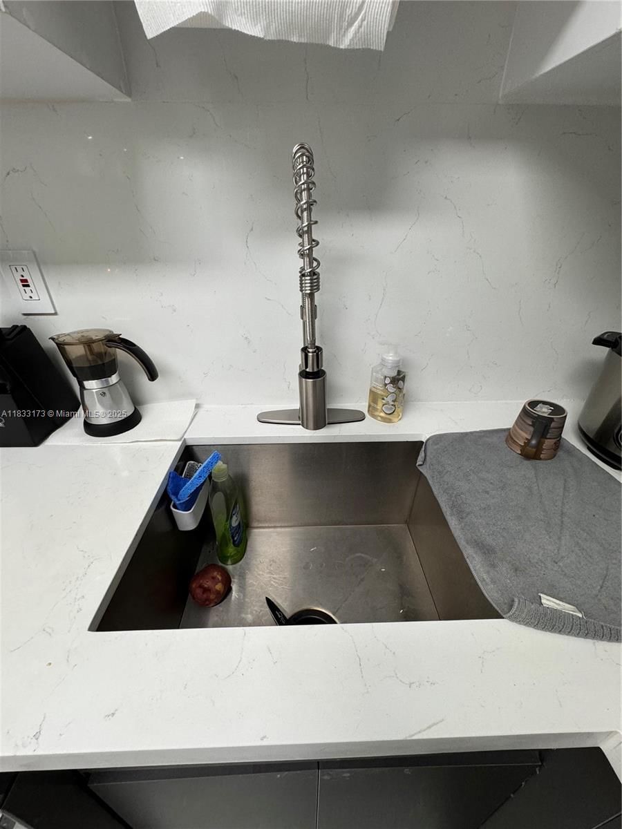 Real estate property located at 7135 179th St #211, Miami-dade, Villa Bellini Condo, Hialeah, FL