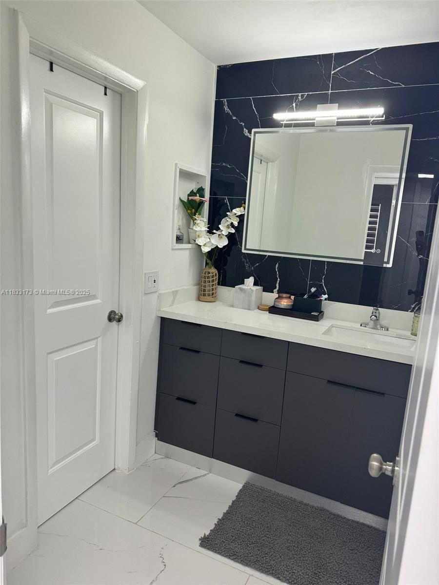 Real estate property located at 7135 179th St #211, Miami-dade, Villa Bellini Condo, Hialeah, FL