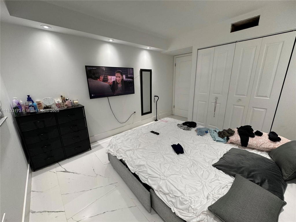 Real estate property located at 7135 179th St #211, Miami-dade, Villa Bellini Condo, Hialeah, FL