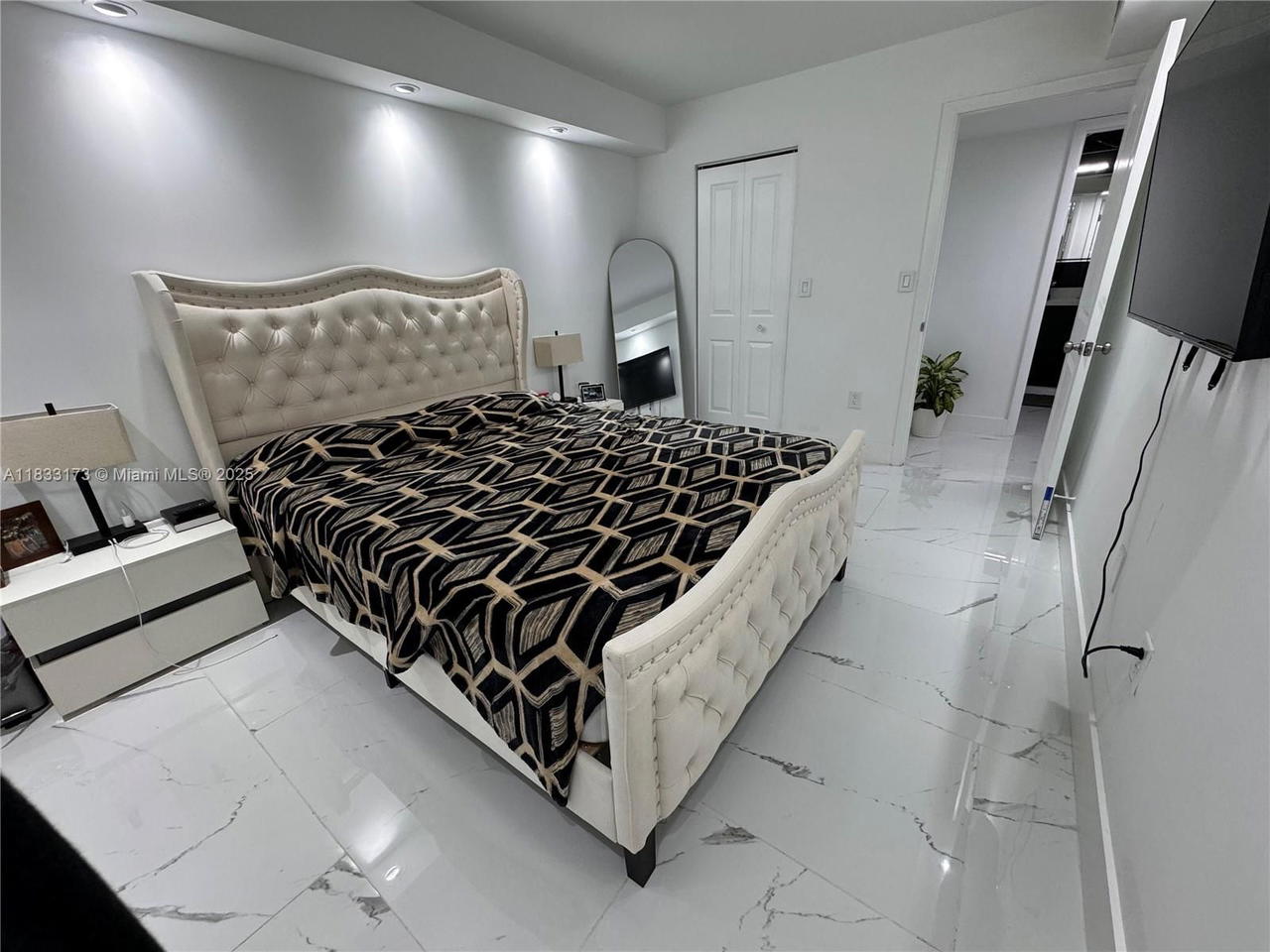 Real estate property located at 7135 179th St #211, Miami-dade, Villa Bellini Condo, Hialeah, FL
