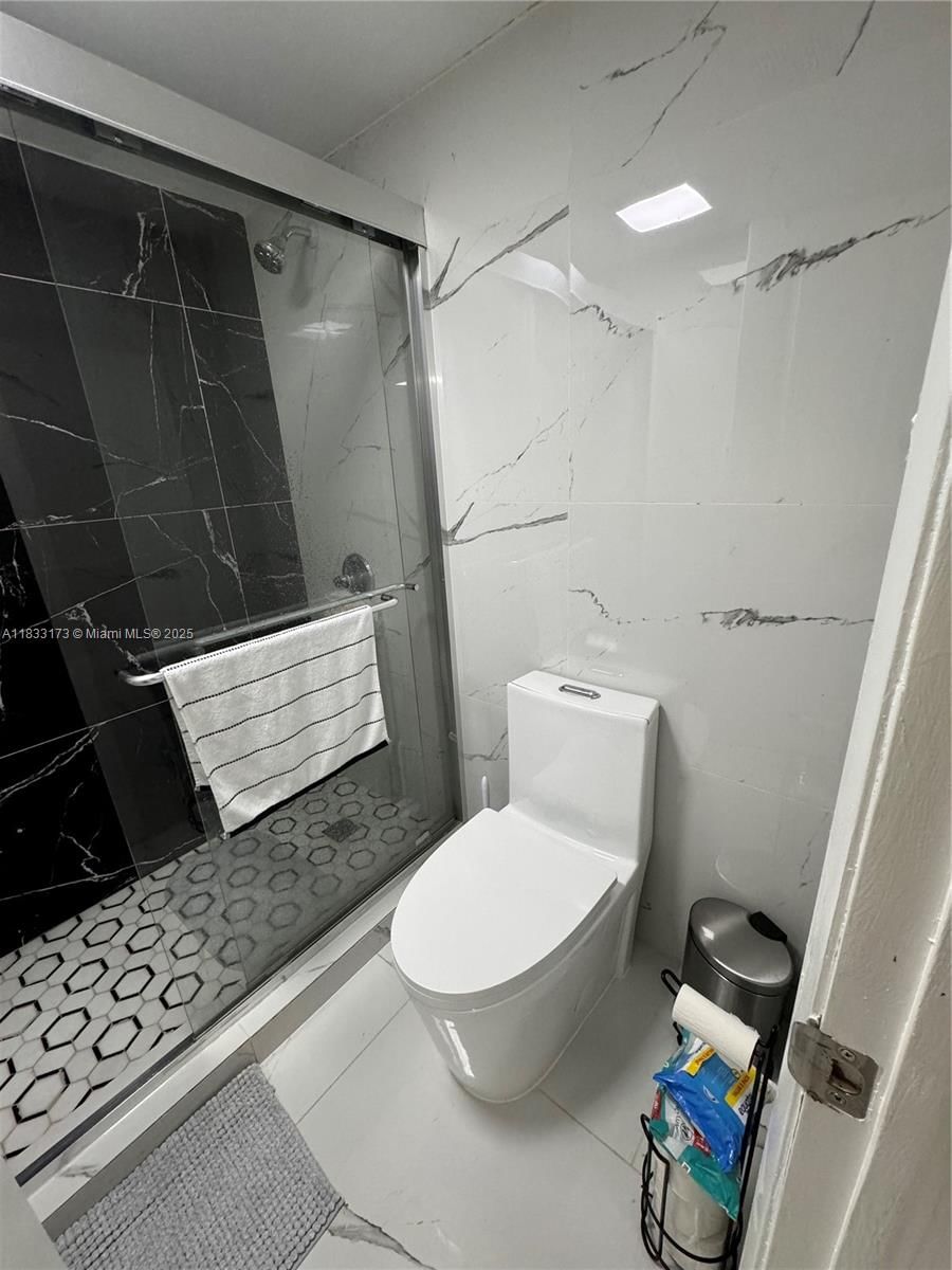 Real estate property located at 7135 179th St #211, Miami-dade, Villa Bellini Condo, Hialeah, FL