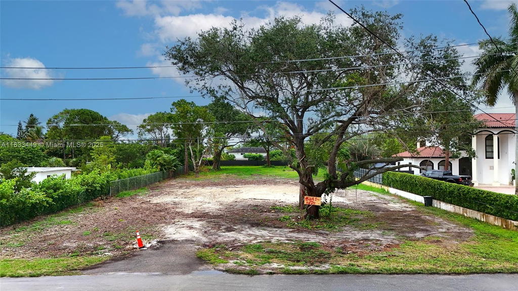 Real estate property located at 8241 58th St, Miami-dade, Sunkist Estates A, Miami, FL
