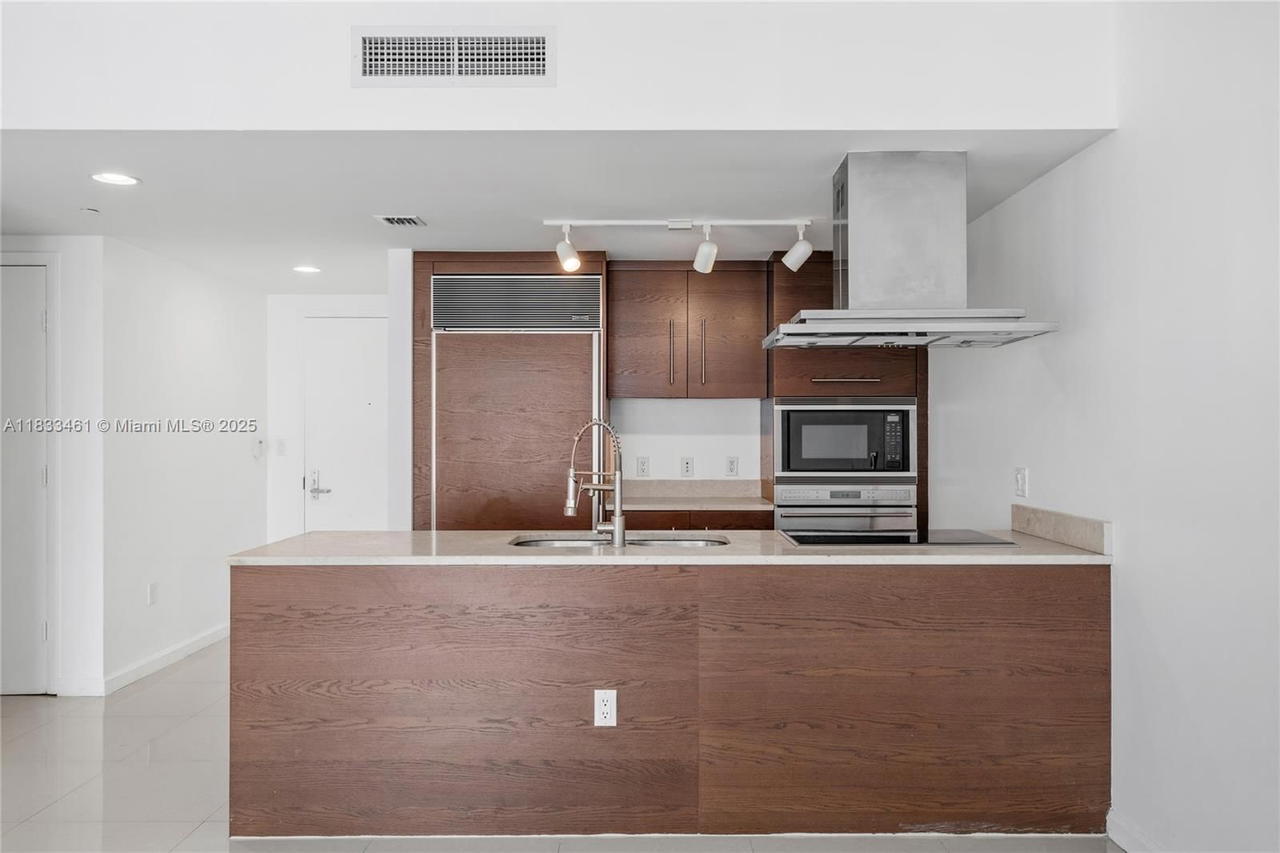 Real estate property located at 495 Brickell Ave #2607, Miami-dade, Icon Brickell No Two, Miami, FL